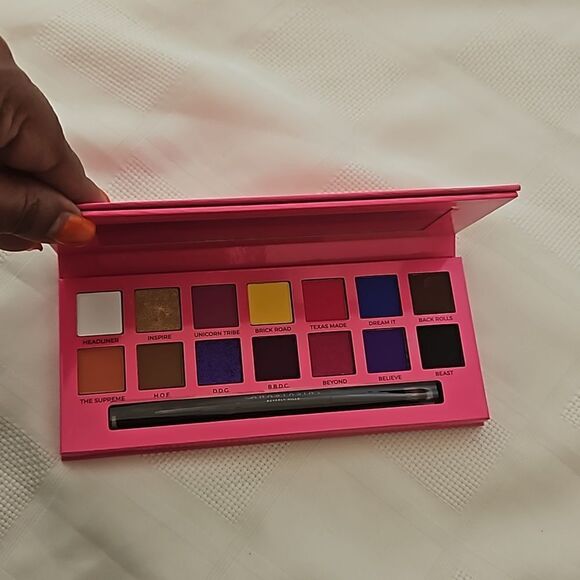 HP Alyssa Edwards Anastasia Beverly Hills 14 Shades Eyeshadow Palette Purple - Picture 11 of 16